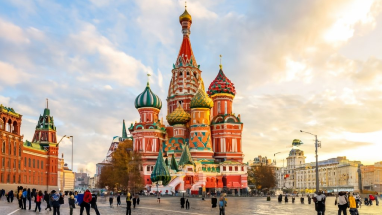 Smart Money Moves: 5 Habits Every Russian Should Know